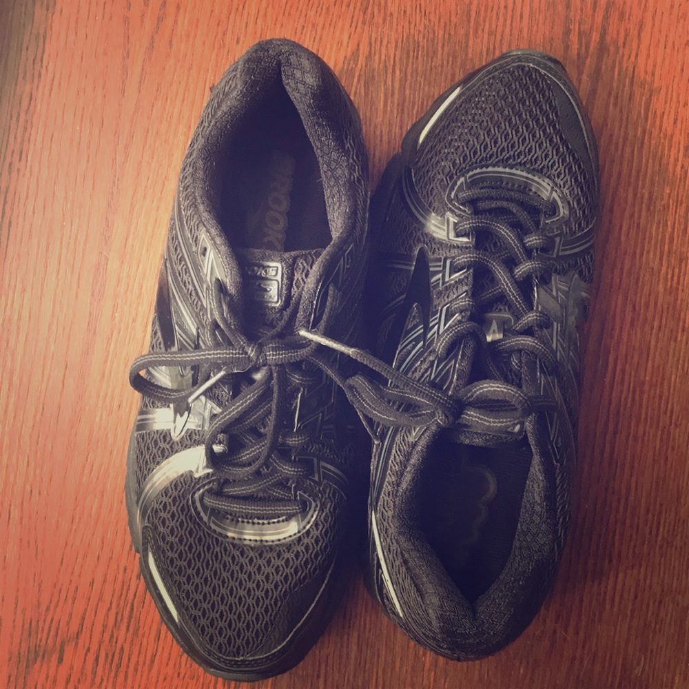 Brooks Adrenaline GTS 17 Running Shoes - Size 9